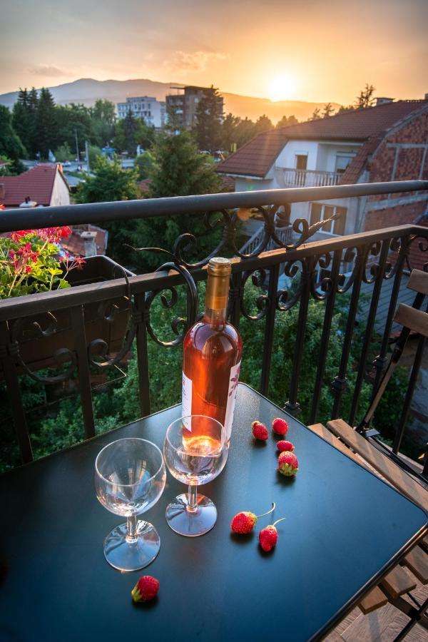 Семеен Хотел Константинови Kyustendil Exterior photo