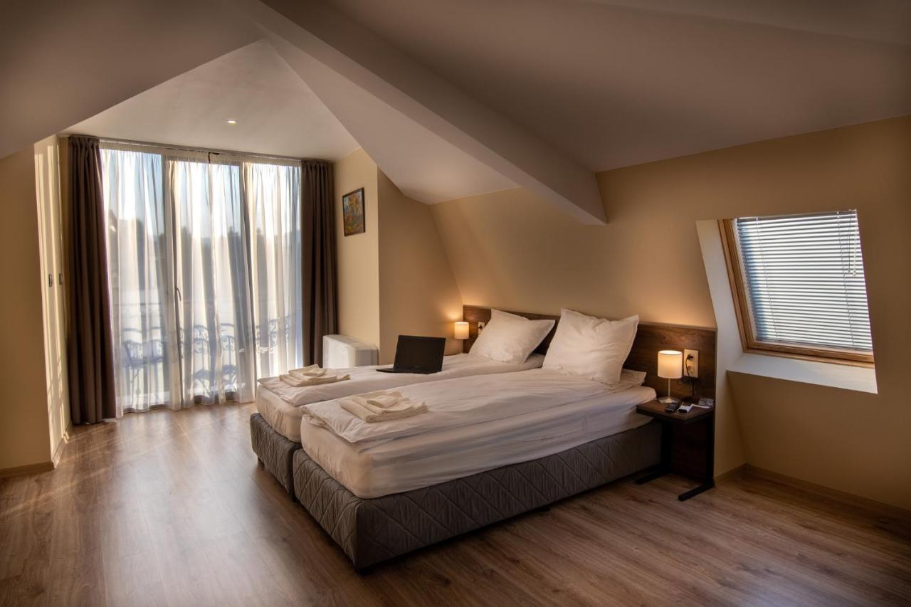 Семеен Хотел Константинови Kyustendil Exterior photo